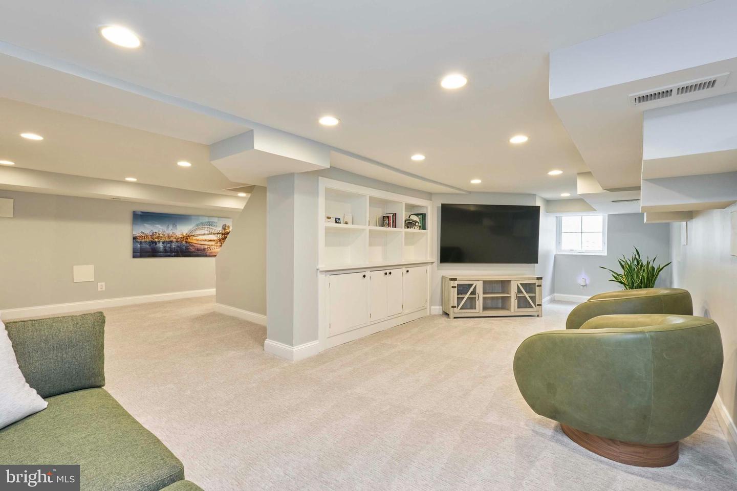 205 N FILLMORE ST, ARLINGTON, Virginia 22201, 4 Bedrooms Bedrooms, ,2 BathroomsBathrooms,Residential,For sale,205 N FILLMORE ST,VAAR2068280 MLS # VAAR2068280