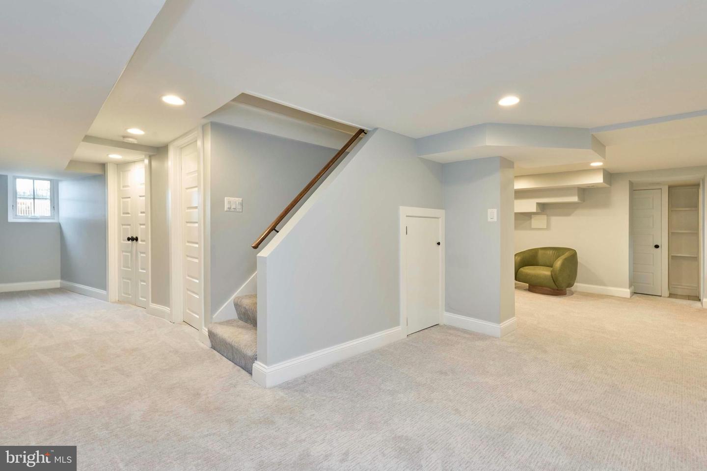 205 N FILLMORE ST, ARLINGTON, Virginia 22201, 4 Bedrooms Bedrooms, ,2 BathroomsBathrooms,Residential,For sale,205 N FILLMORE ST,VAAR2068280 MLS # VAAR2068280