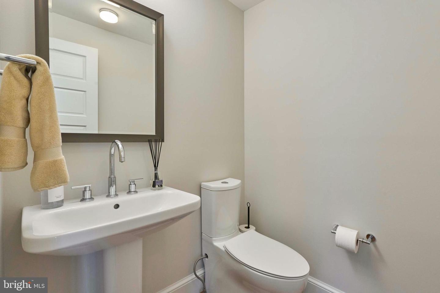 205 N FILLMORE ST, ARLINGTON, Virginia 22201, 4 Bedrooms Bedrooms, ,2 BathroomsBathrooms,Residential,For sale,205 N FILLMORE ST,VAAR2068280 MLS # VAAR2068280