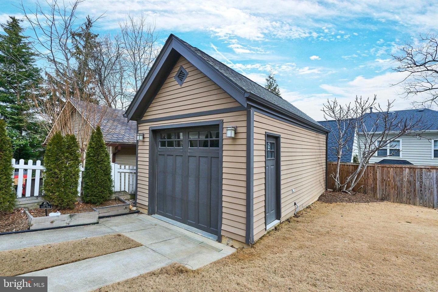 205 N FILLMORE ST, ARLINGTON, Virginia 22201, 4 Bedrooms Bedrooms, ,2 BathroomsBathrooms,Residential,For sale,205 N FILLMORE ST,VAAR2068280 MLS # VAAR2068280