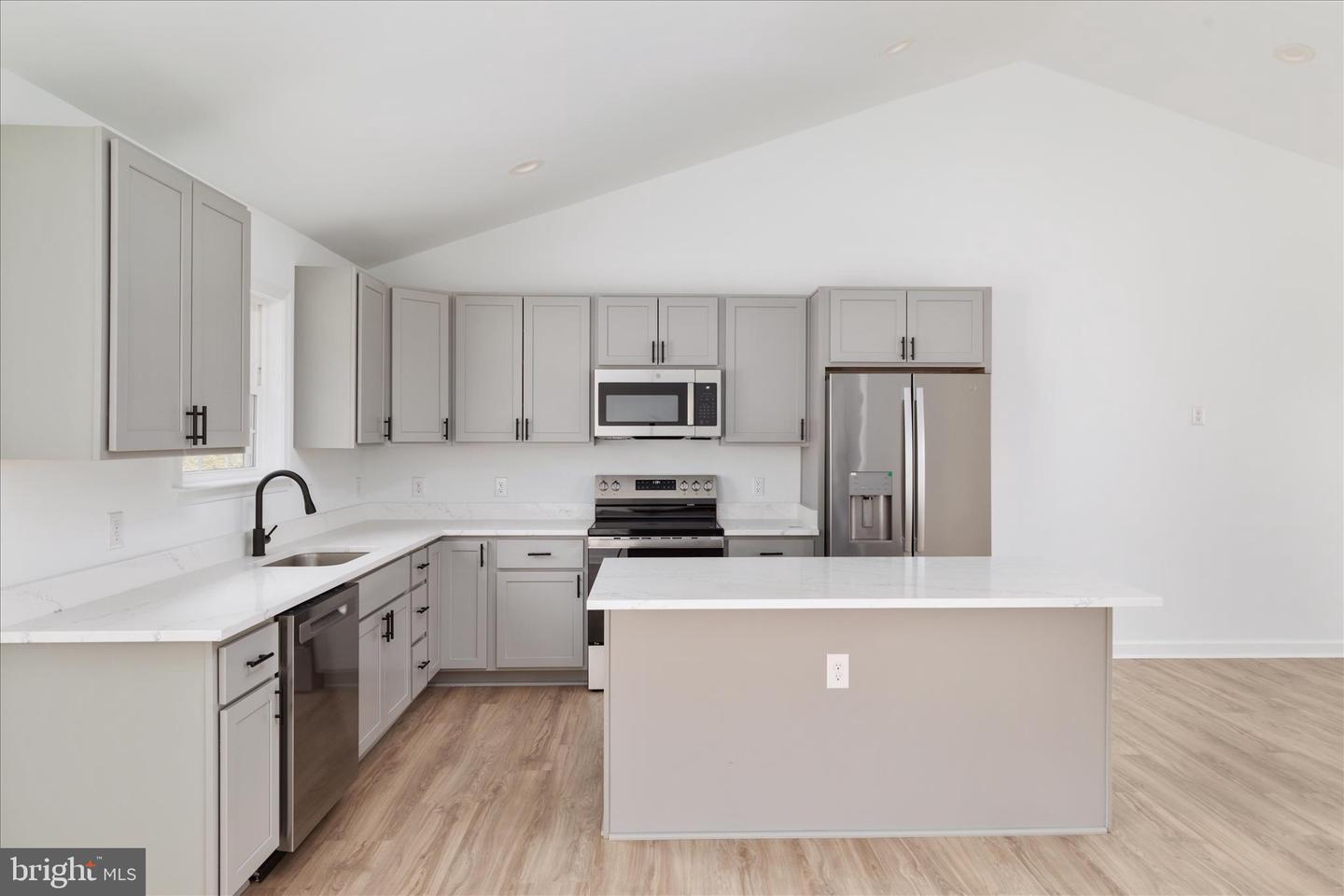 66 BLUEJAY CT, FRONT ROYAL, Virginia 22630, 3 Bedrooms Bedrooms, ,2 BathroomsBathrooms,Residential,For sale,66 BLUEJAY CT,VAWR2013282 MLS # VAWR2013282