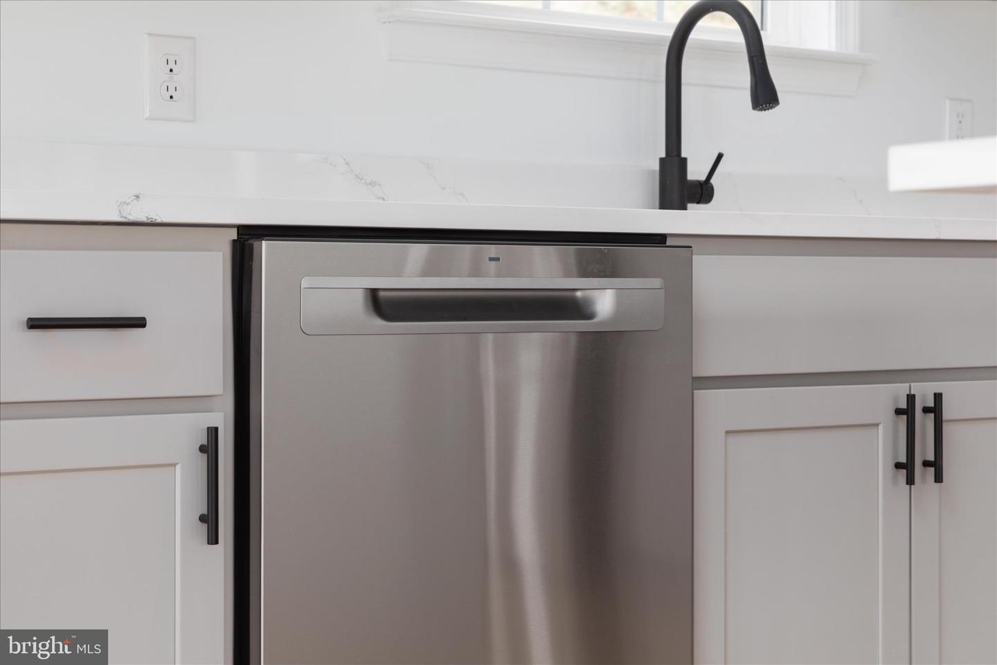 66 BLUEJAY CT, FRONT ROYAL, Virginia 22630, 3 Bedrooms Bedrooms, ,2 BathroomsBathrooms,Residential,For sale,66 BLUEJAY CT,VAWR2013282 MLS # VAWR2013282