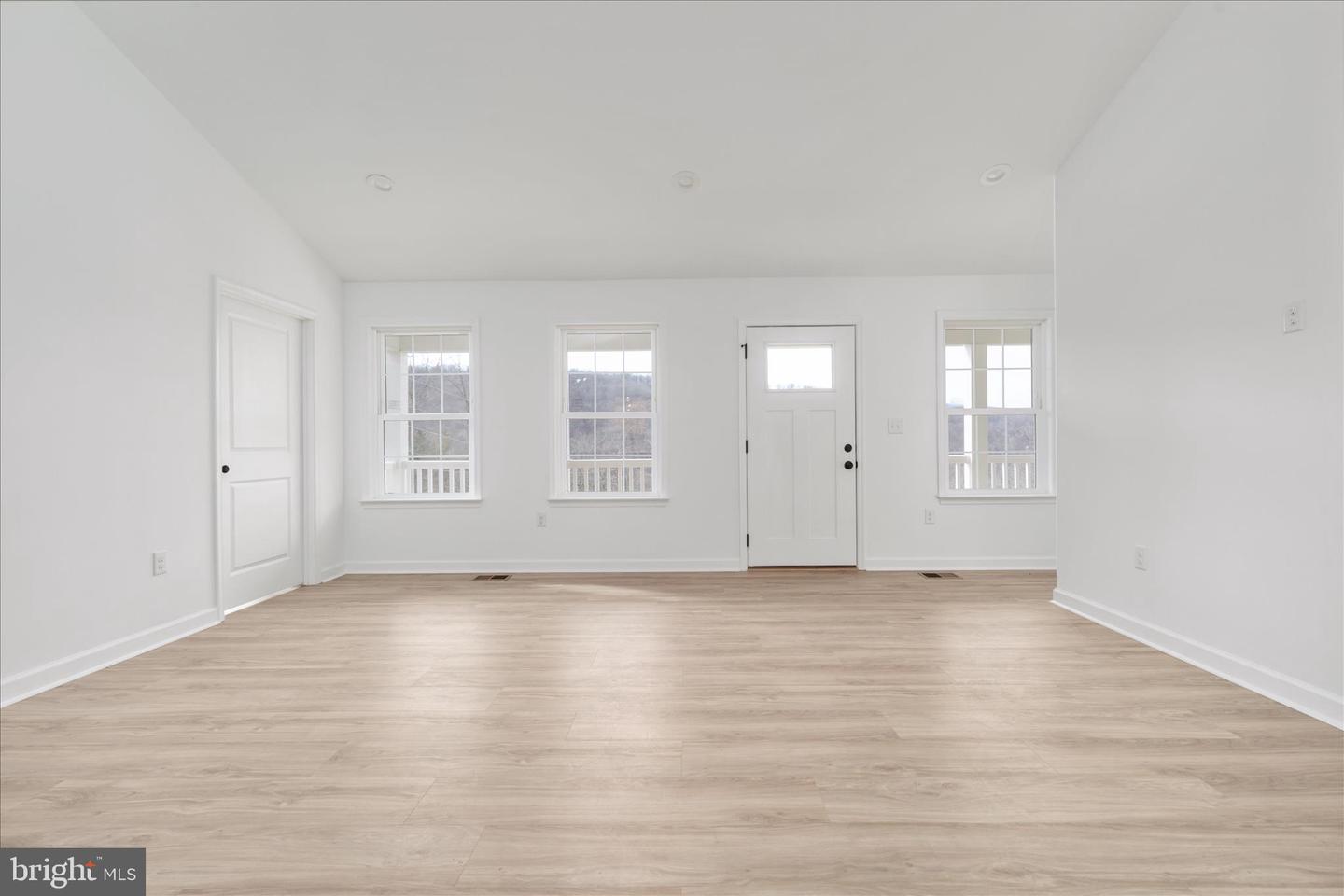 66 BLUEJAY CT, FRONT ROYAL, Virginia 22630, 3 Bedrooms Bedrooms, ,2 BathroomsBathrooms,Residential,For sale,66 BLUEJAY CT,VAWR2013282 MLS # VAWR2013282