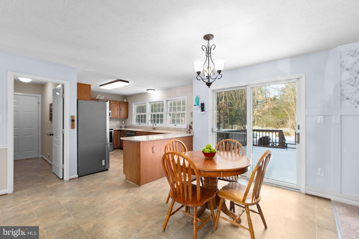 5 CAMELOT CT, FREDERICKSBURG, Virginia 22405, 4 Bedrooms Bedrooms, ,2 BathroomsBathrooms,Residential,For sale,5 CAMELOT CT,VAST2045572 MLS # VAST2045572