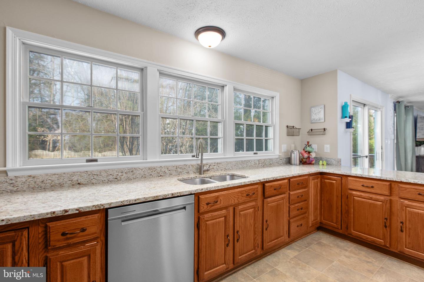 5 CAMELOT CT, FREDERICKSBURG, Virginia 22405, 4 Bedrooms Bedrooms, ,2 BathroomsBathrooms,Residential,For sale,5 CAMELOT CT,VAST2045572 MLS # VAST2045572