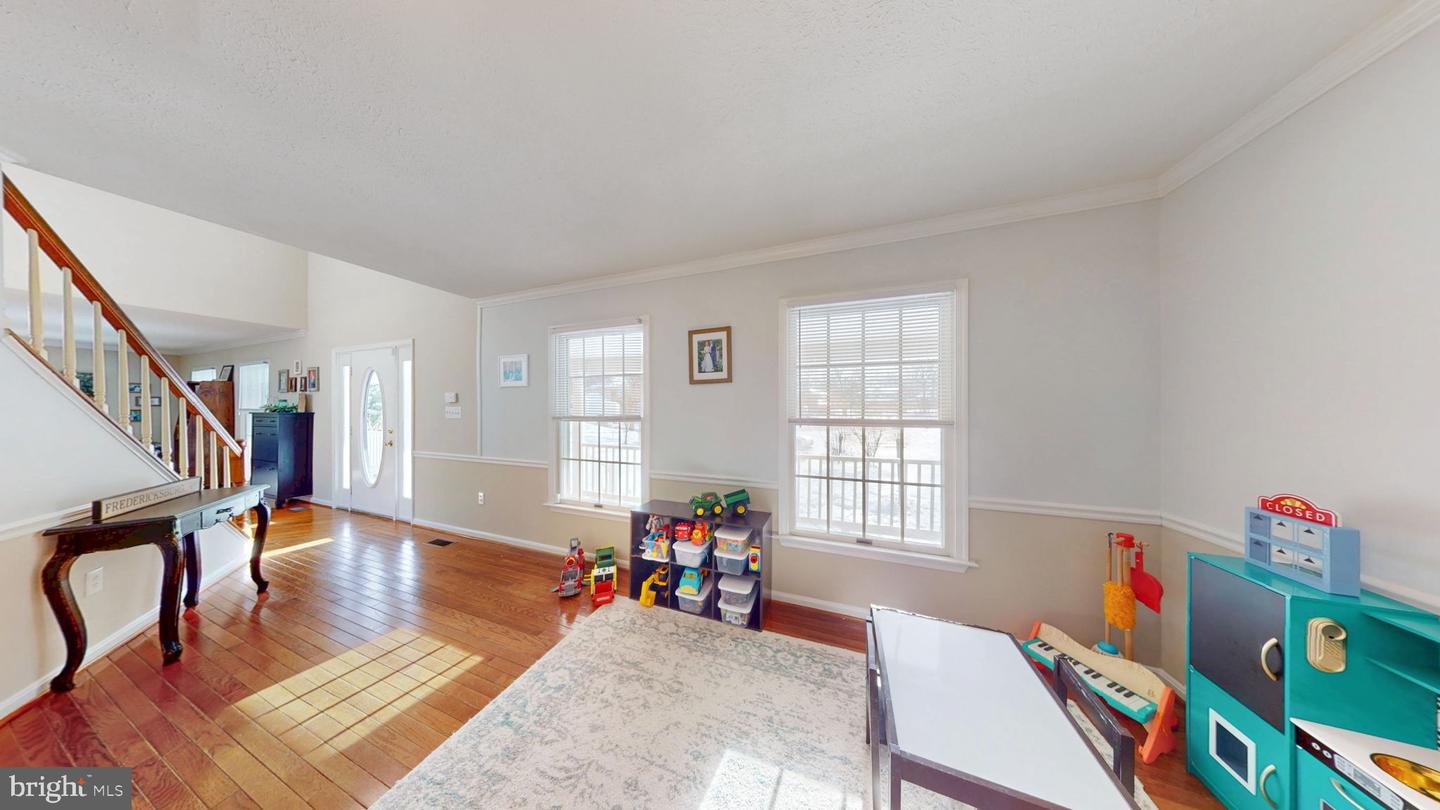 5 CAMELOT CT, FREDERICKSBURG, Virginia 22405, 4 Bedrooms Bedrooms, ,2 BathroomsBathrooms,Residential,For sale,5 CAMELOT CT,VAST2045572 MLS # VAST2045572