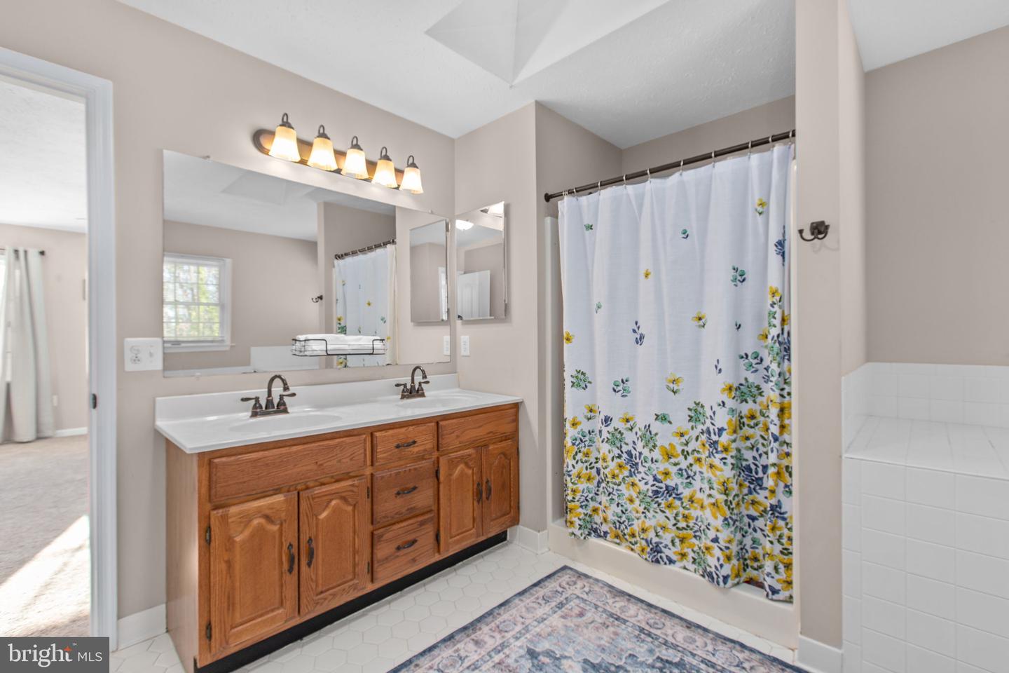 5 CAMELOT CT, FREDERICKSBURG, Virginia 22405, 4 Bedrooms Bedrooms, ,2 BathroomsBathrooms,Residential,For sale,5 CAMELOT CT,VAST2045572 MLS # VAST2045572