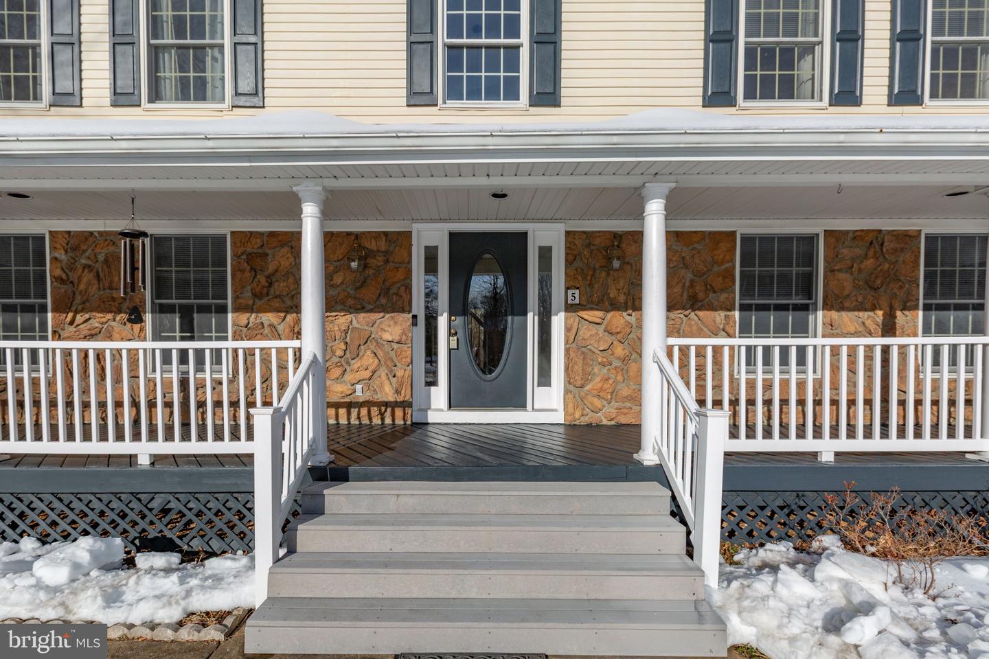 5 CAMELOT CT, FREDERICKSBURG, Virginia 22405, 4 Bedrooms Bedrooms, ,2 BathroomsBathrooms,Residential,For sale,5 CAMELOT CT,VAST2045572 MLS # VAST2045572