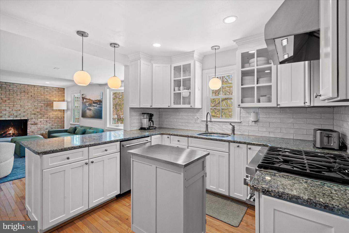 1123 BAYLISS DR, ALEXANDRIA, Virginia 22302, 6 Bedrooms Bedrooms, ,3 BathroomsBathrooms,Residential,For sale,1123 BAYLISS DR,VAAX2053624 MLS # VAAX2053624