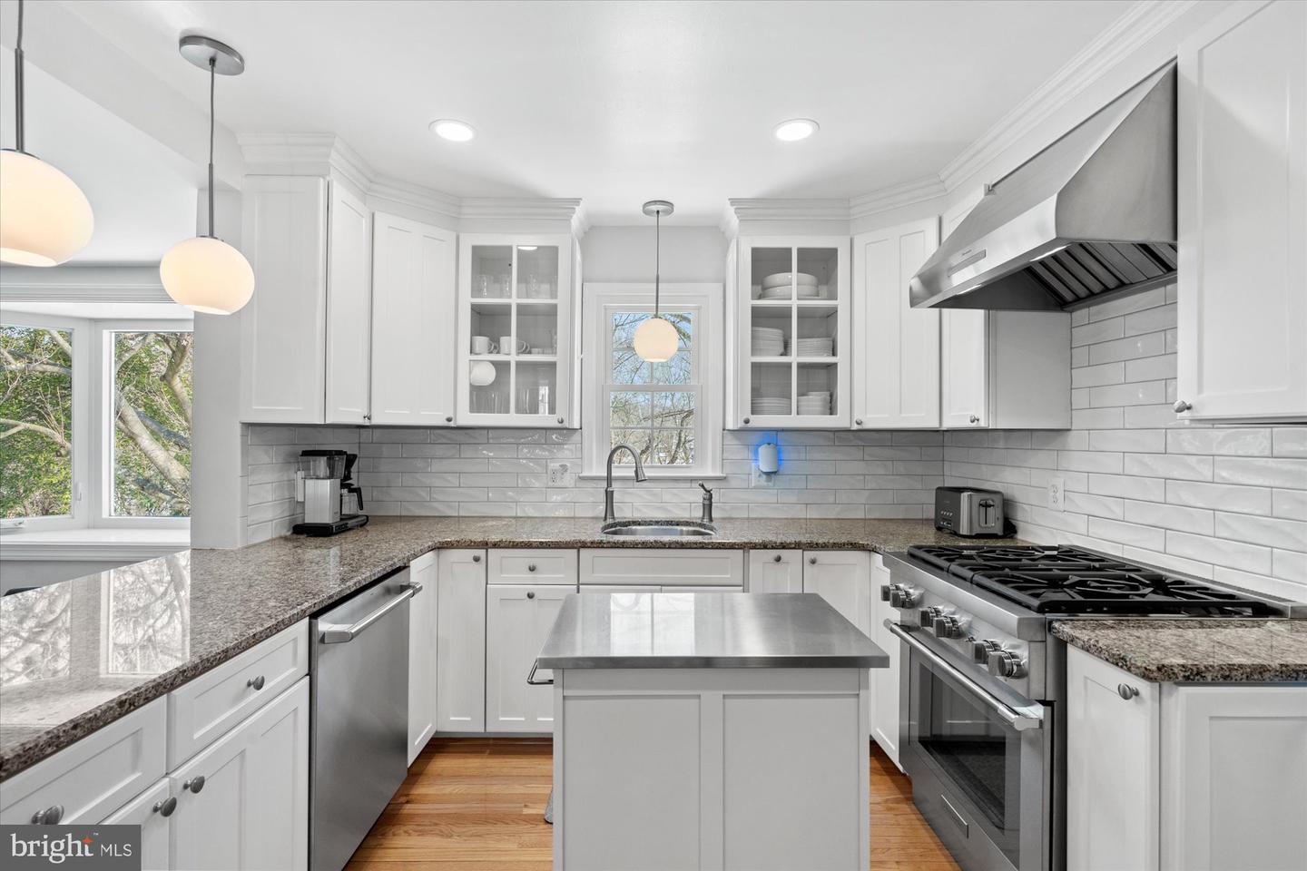 1123 BAYLISS DR, ALEXANDRIA, Virginia 22302, 6 Bedrooms Bedrooms, ,3 BathroomsBathrooms,Residential,For sale,1123 BAYLISS DR,VAAX2053624 MLS # VAAX2053624