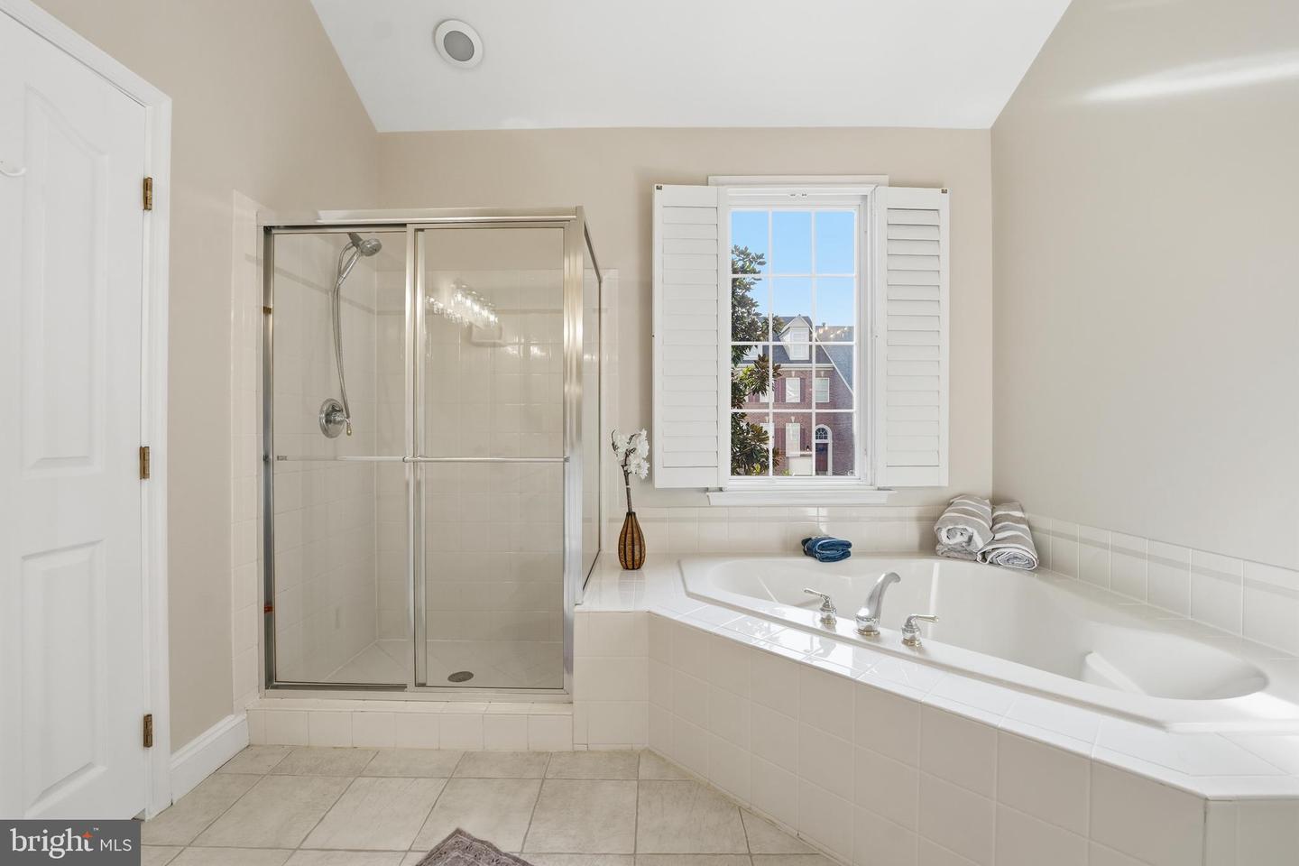 1919 LOGAN MANOR DR, RESTON, Virginia 20190, 4 Bedrooms Bedrooms, 14 Rooms Rooms,3 BathroomsBathrooms,Residential,For sale,1919 LOGAN MANOR DR,VAFX2288298 MLS # VAFX2288298