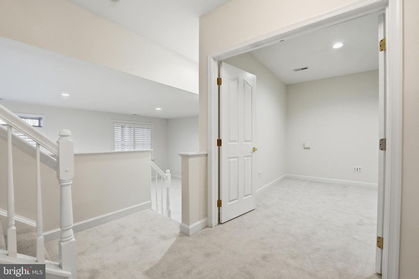 1919 LOGAN MANOR DR, RESTON, Virginia 20190, 4 Bedrooms Bedrooms, 14 Rooms Rooms,3 BathroomsBathrooms,Residential,For sale,1919 LOGAN MANOR DR,VAFX2288298 MLS # VAFX2288298