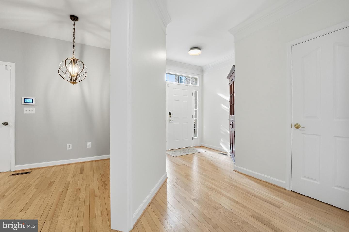 1919 LOGAN MANOR DR, RESTON, Virginia 20190, 4 Bedrooms Bedrooms, 14 Rooms Rooms,3 BathroomsBathrooms,Residential,For sale,1919 LOGAN MANOR DR,VAFX2288298 MLS # VAFX2288298