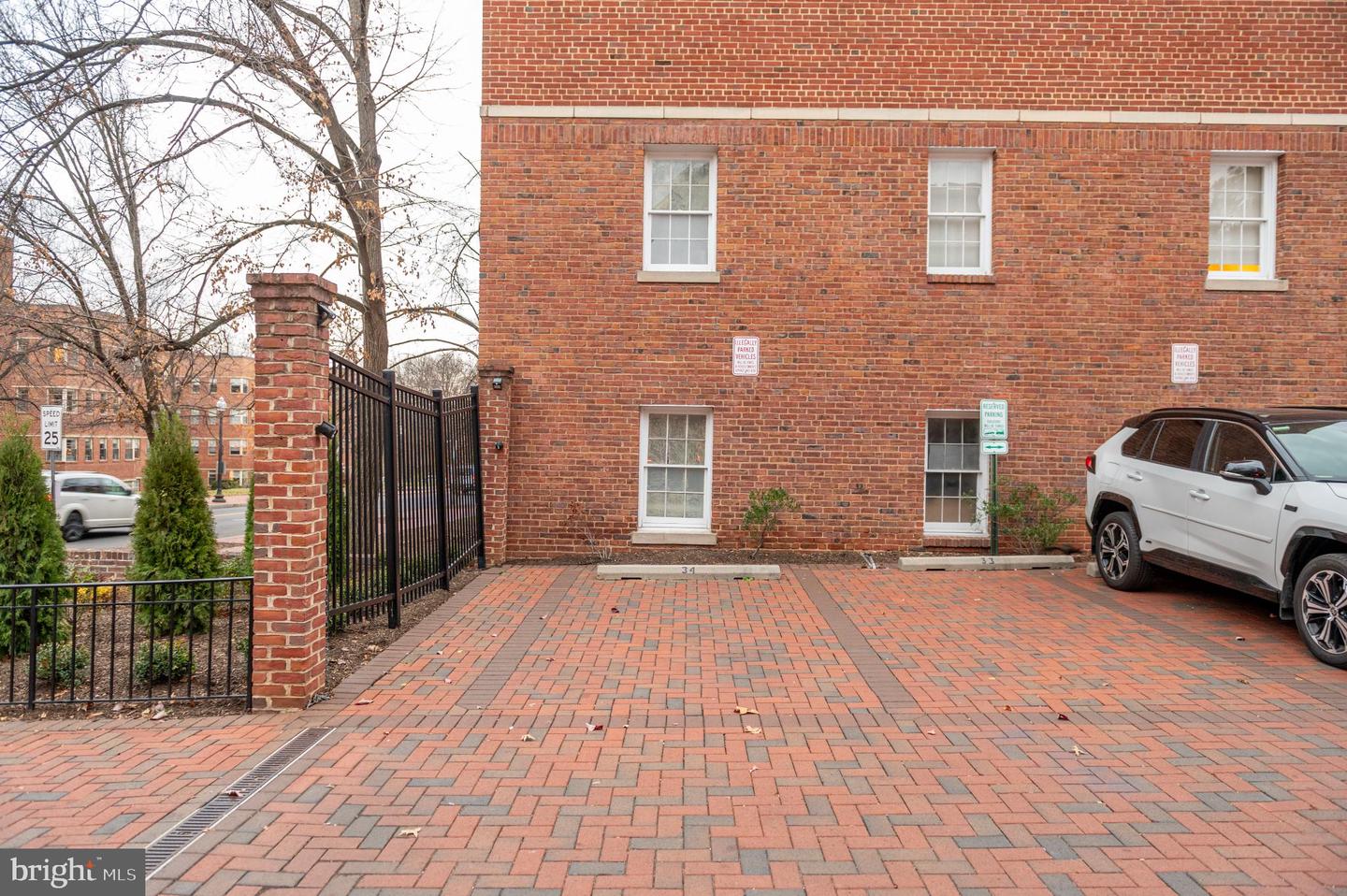2516 Q ST NW #E201, WASHINGTON, District Of Columbia 20007, 1 Bedroom Bedrooms, 2 Rooms Rooms,1 BathroomBathrooms,Residential,For sale,2516 Q ST NW #E201,DCDC2244084 MLS # DCDC2244084