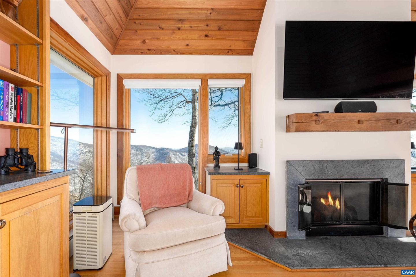 353 CRAWFORDS EDGE, WINTERGREEN RESORT, Virginia 22967, 4 Bedrooms Bedrooms, ,3 BathroomsBathrooms,Residential,For sale,353 CRAWFORDS EDGE,672948 MLS # 672948