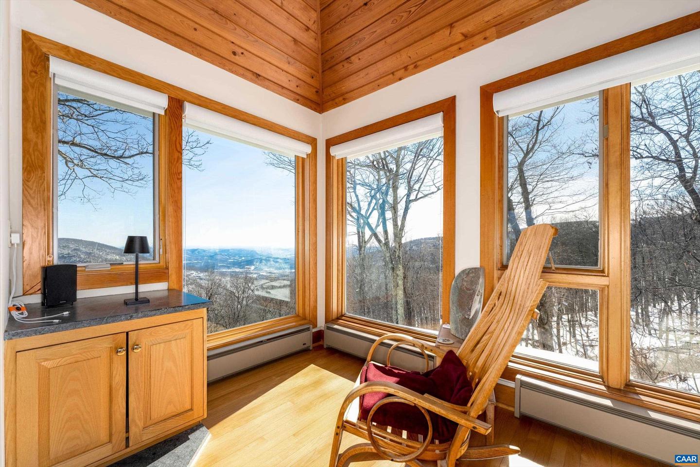 353 CRAWFORDS EDGE, WINTERGREEN RESORT, Virginia 22967, 4 Bedrooms Bedrooms, ,3 BathroomsBathrooms,Residential,For sale,353 CRAWFORDS EDGE,672948 MLS # 672948