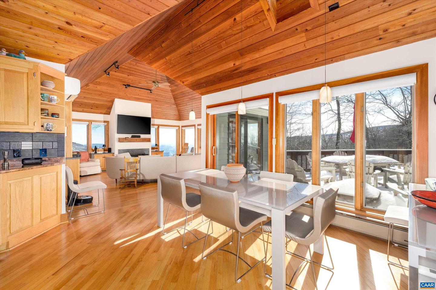 353 CRAWFORDS EDGE, WINTERGREEN RESORT, Virginia 22967, 4 Bedrooms Bedrooms, ,3 BathroomsBathrooms,Residential,For sale,353 CRAWFORDS EDGE,672948 MLS # 672948