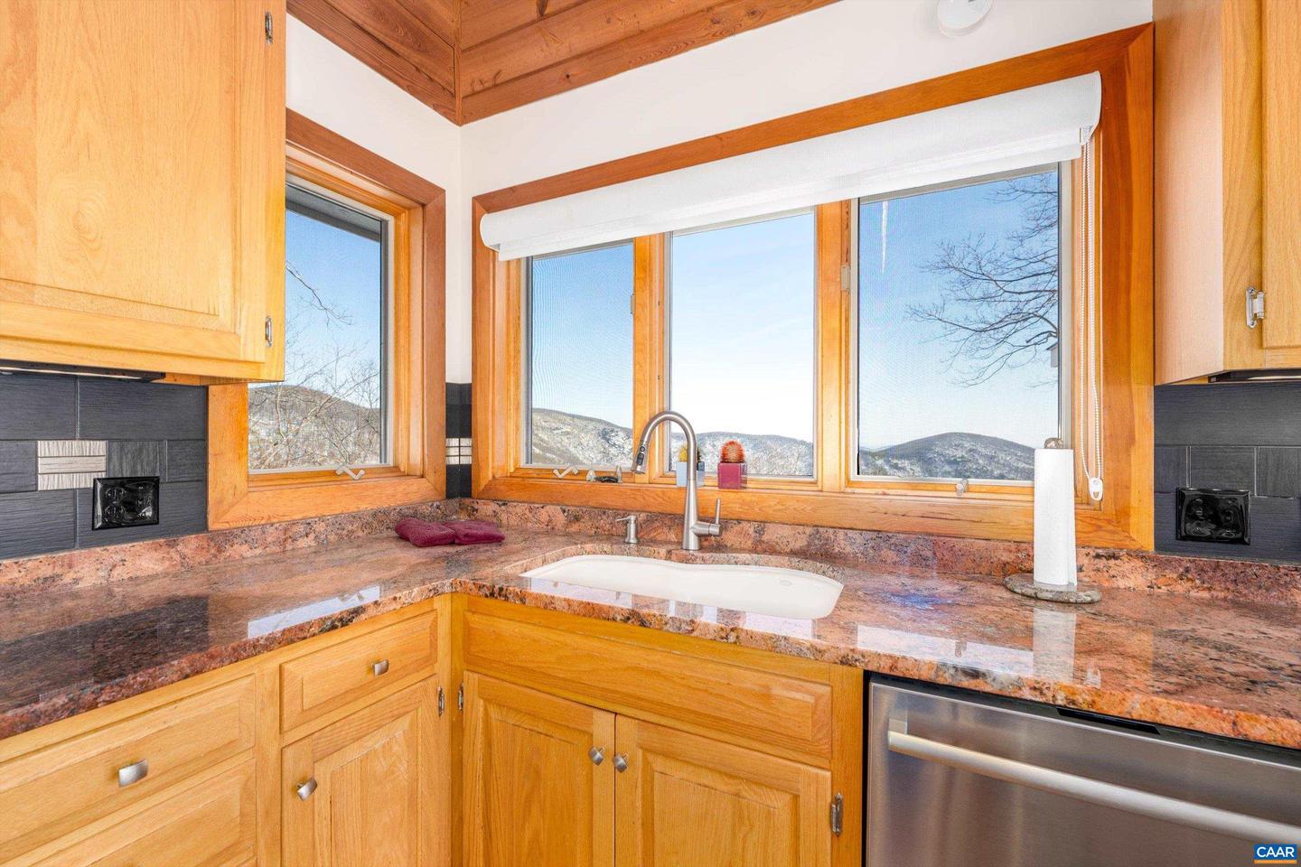 353 CRAWFORDS EDGE, WINTERGREEN RESORT, Virginia 22967, 4 Bedrooms Bedrooms, ,3 BathroomsBathrooms,Residential,For sale,353 CRAWFORDS EDGE,672948 MLS # 672948