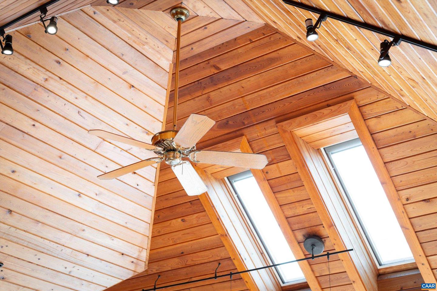 353 CRAWFORDS EDGE, WINTERGREEN RESORT, Virginia 22967, 4 Bedrooms Bedrooms, ,3 BathroomsBathrooms,Residential,For sale,353 CRAWFORDS EDGE,672948 MLS # 672948