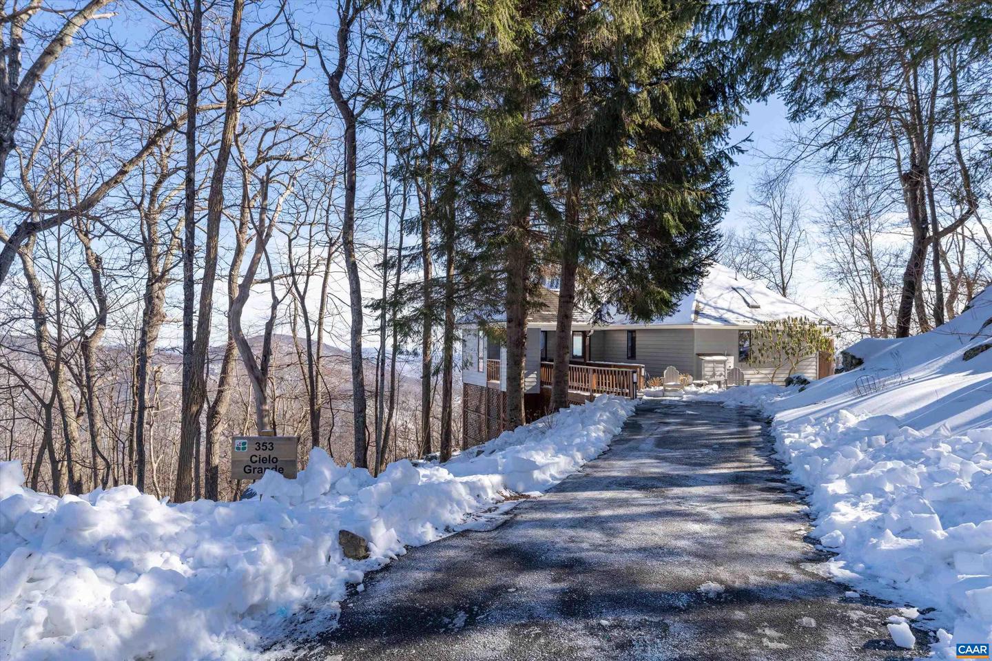 353 CRAWFORDS EDGE, WINTERGREEN RESORT, Virginia 22967, 4 Bedrooms Bedrooms, ,3 BathroomsBathrooms,Residential,For sale,353 CRAWFORDS EDGE,672948 MLS # 672948