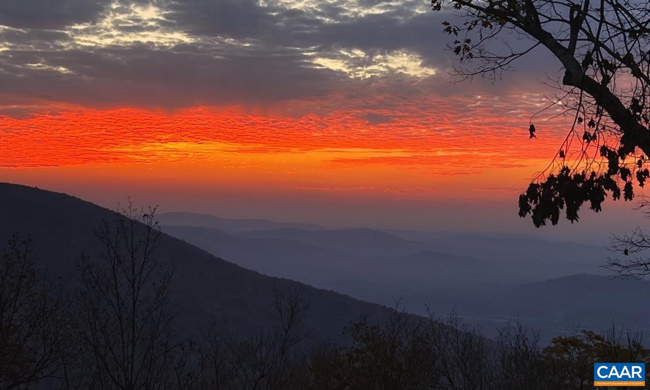 353 CRAWFORDS EDGE, WINTERGREEN RESORT, Virginia 22967, 4 Bedrooms Bedrooms, ,3 BathroomsBathrooms,Residential,For sale,353 CRAWFORDS EDGE,672948 MLS # 672948