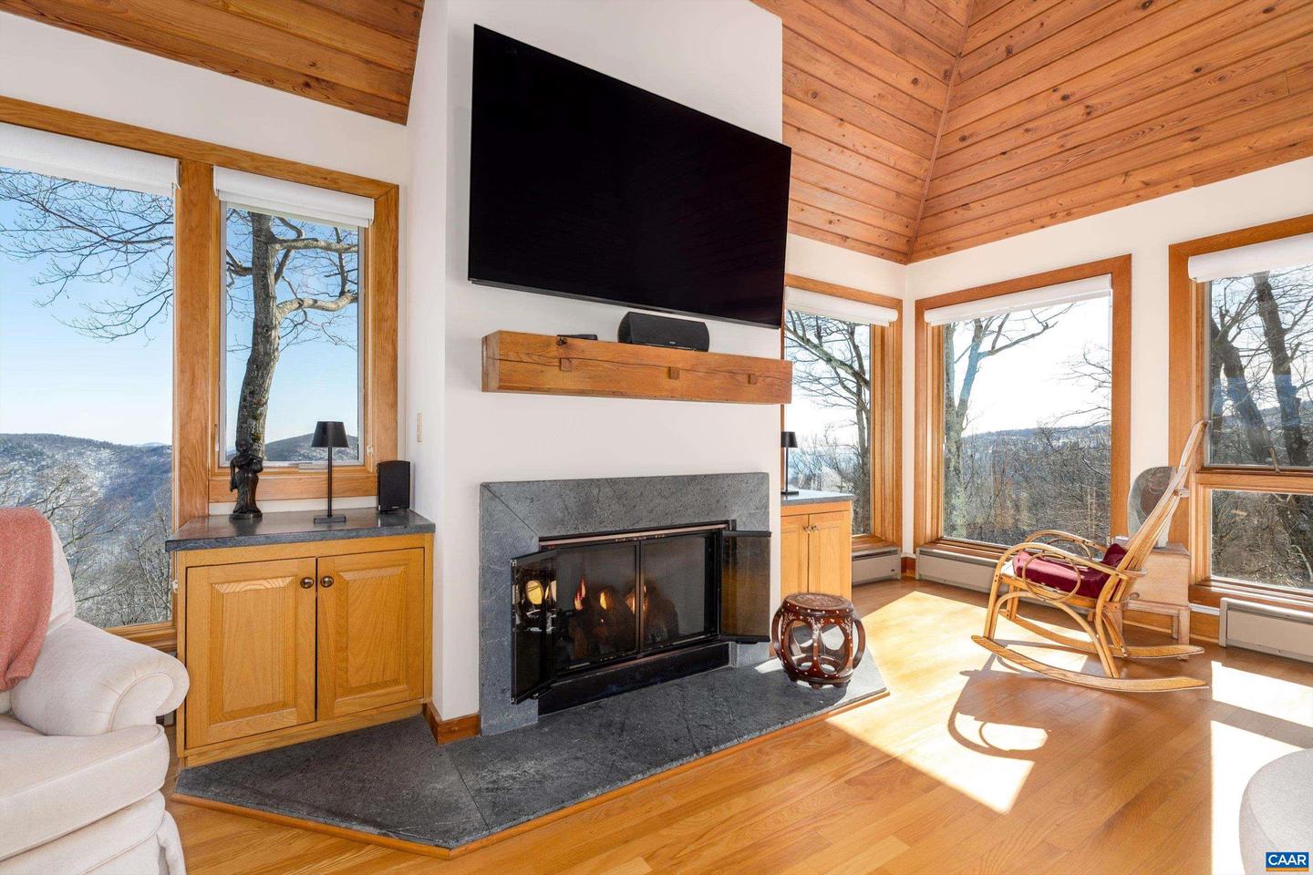 353 CRAWFORDS EDGE, WINTERGREEN RESORT, Virginia 22967, 4 Bedrooms Bedrooms, ,3 BathroomsBathrooms,Residential,For sale,353 CRAWFORDS EDGE,672948 MLS # 672948