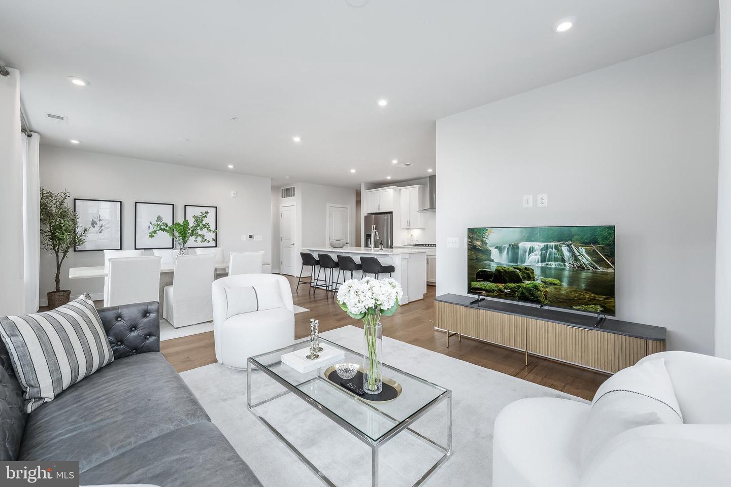 2320 FIELD POINT RD #201, HERNDON, Virginia 20171, 2 Bedrooms Bedrooms, ,2 BathroomsBathrooms,Residential,For sale,2320 FIELD POINT RD #201,VAFX2288488 MLS # VAFX2288488