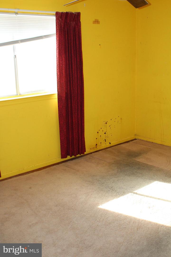 6815 ROLLING RD, SPRINGFIELD, Virginia 22152, 4 Bedrooms Bedrooms, ,2 BathroomsBathrooms,Residential,For sale,6815 ROLLING RD,VAFX2288250 MLS # VAFX2288250