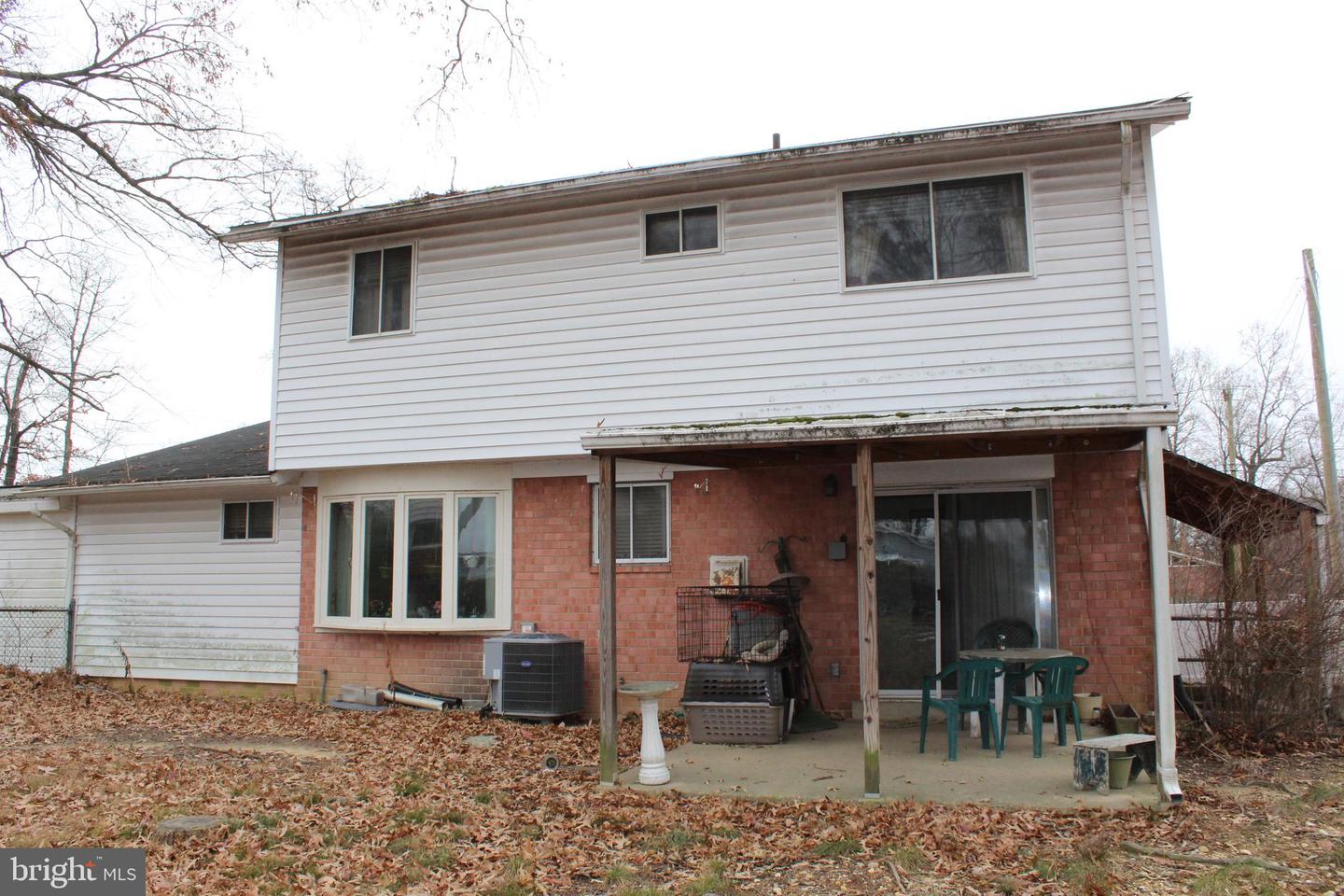 6815 ROLLING RD, SPRINGFIELD, Virginia 22152, 4 Bedrooms Bedrooms, ,2 BathroomsBathrooms,Residential,For sale,6815 ROLLING RD,VAFX2288250 MLS # VAFX2288250