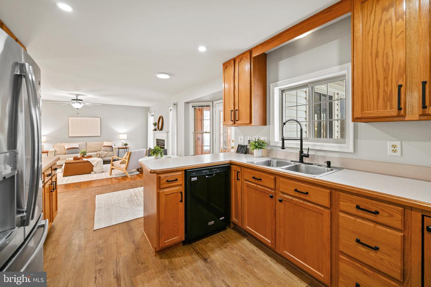 10449 PINEVIEW RD, MANASSAS, Virginia 20111, 4 Bedrooms Bedrooms, ,2 BathroomsBathrooms,Residential,For sale,10449 PINEVIEW RD,VAPW2111578 MLS # VAPW2111578