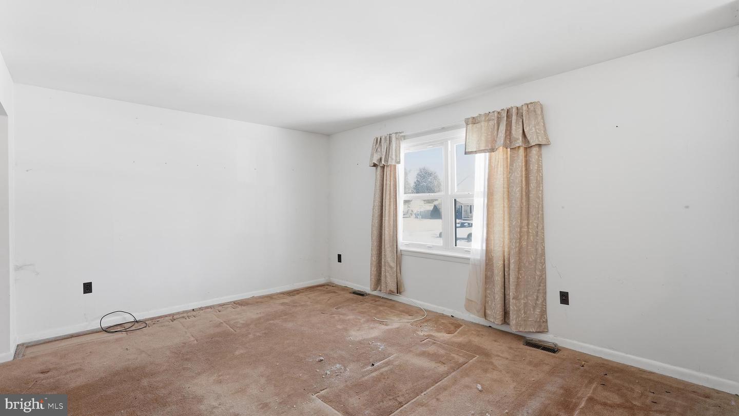 210 AUSTIN DR, STAFFORD, Virginia 22556, 3 Bedrooms Bedrooms, ,2 BathroomsBathrooms,Residential,For sale,210 AUSTIN DR,VAST2045628 MLS # VAST2045628