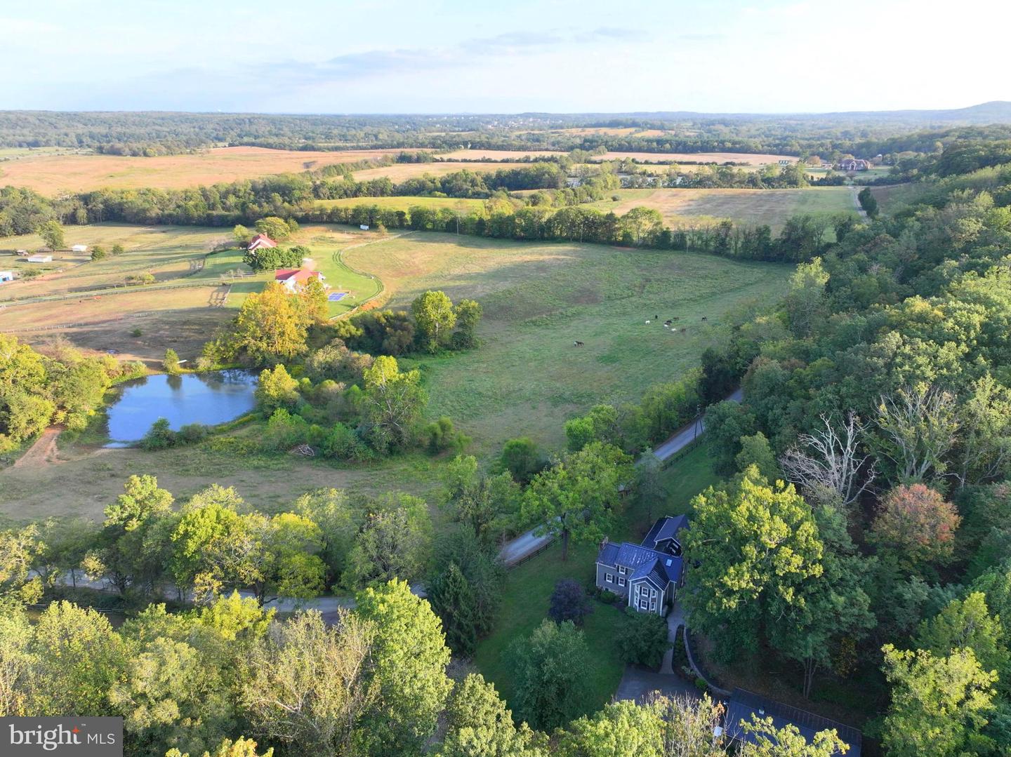 21539 OATLANDS RD, ALDIE, Virginia 20105, 4 Bedrooms Bedrooms, 7 Rooms Rooms,3 BathroomsBathrooms,Residential,For sale,21539 OATLANDS RD,VALO2114972 MLS # VALO2114972