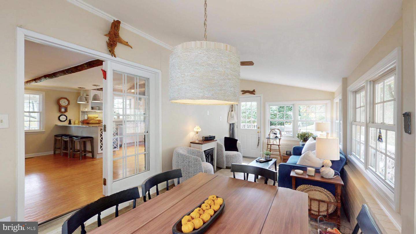 21539 OATLANDS RD, ALDIE, Virginia 20105, 4 Bedrooms Bedrooms, 7 Rooms Rooms,3 BathroomsBathrooms,Residential,For sale,21539 OATLANDS RD,VALO2114972 MLS # VALO2114972