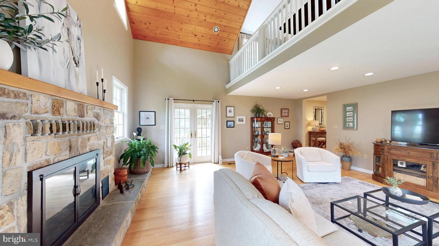 21539 OATLANDS RD, ALDIE, Virginia 20105, 4 Bedrooms Bedrooms, 7 Rooms Rooms,3 BathroomsBathrooms,Residential,For sale,21539 OATLANDS RD,VALO2114972 MLS # VALO2114972