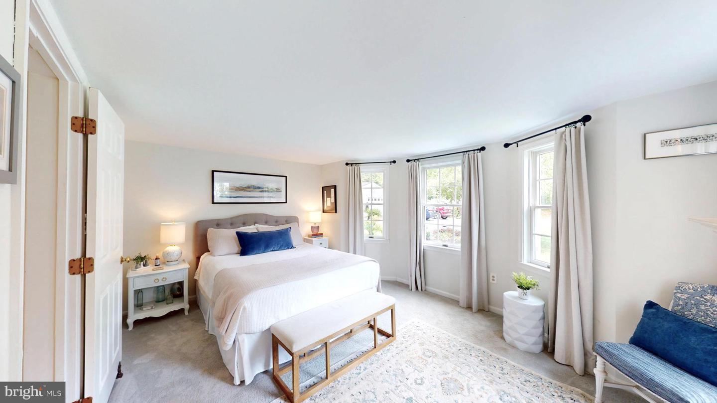 21539 OATLANDS RD, ALDIE, Virginia 20105, 4 Bedrooms Bedrooms, 7 Rooms Rooms,3 BathroomsBathrooms,Residential,For sale,21539 OATLANDS RD,VALO2114972 MLS # VALO2114972