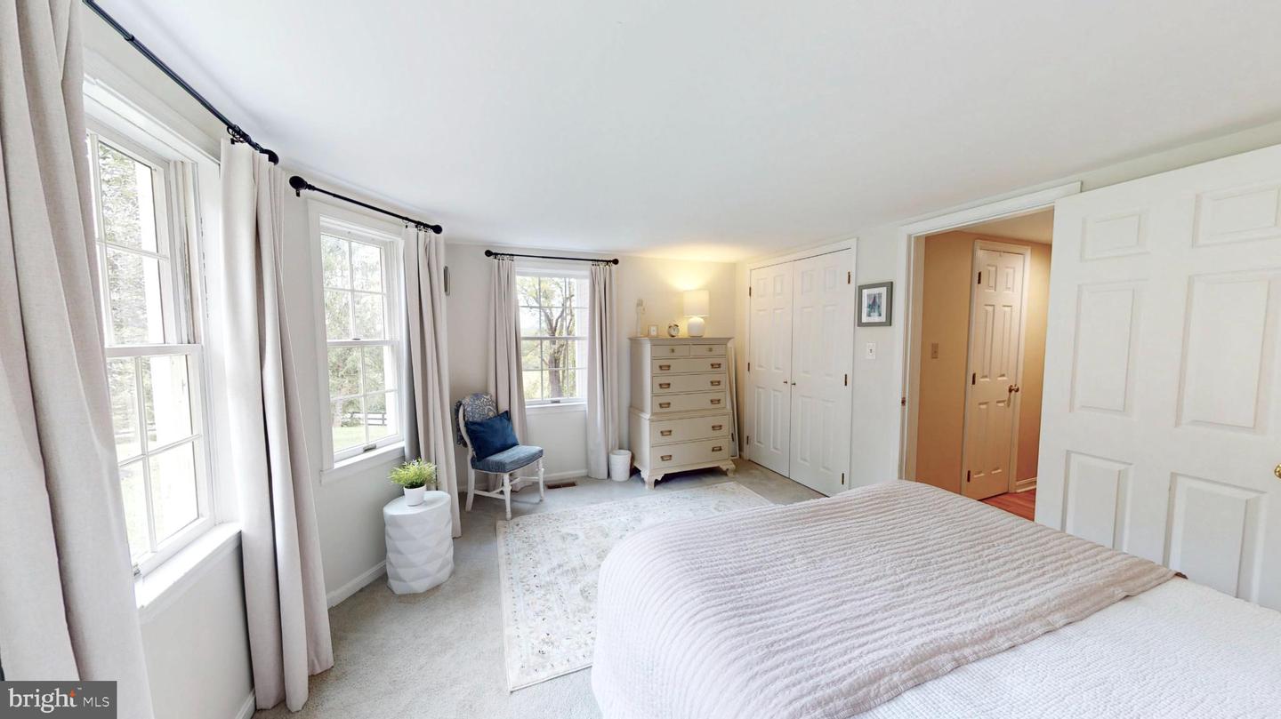 21539 OATLANDS RD, ALDIE, Virginia 20105, 4 Bedrooms Bedrooms, 7 Rooms Rooms,3 BathroomsBathrooms,Residential,For sale,21539 OATLANDS RD,VALO2114972 MLS # VALO2114972