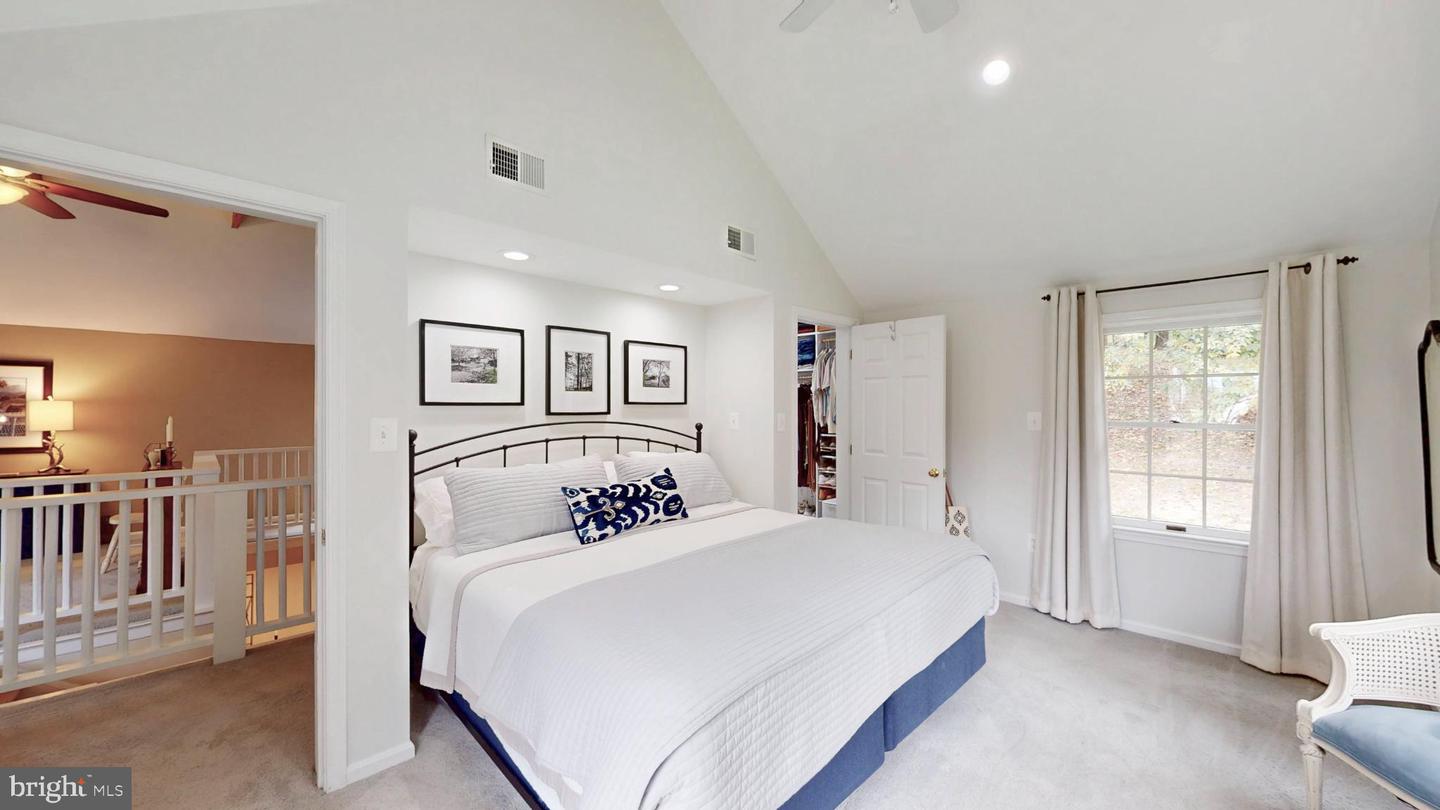 21539 OATLANDS RD, ALDIE, Virginia 20105, 4 Bedrooms Bedrooms, 7 Rooms Rooms,3 BathroomsBathrooms,Residential,For sale,21539 OATLANDS RD,VALO2114972 MLS # VALO2114972