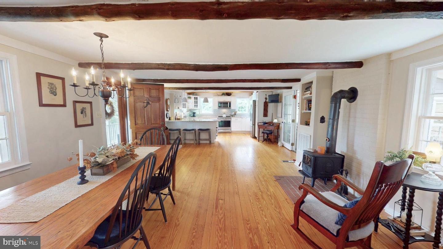 21539 OATLANDS RD, ALDIE, Virginia 20105, 4 Bedrooms Bedrooms, 7 Rooms Rooms,3 BathroomsBathrooms,Residential,For sale,21539 OATLANDS RD,VALO2114972 MLS # VALO2114972