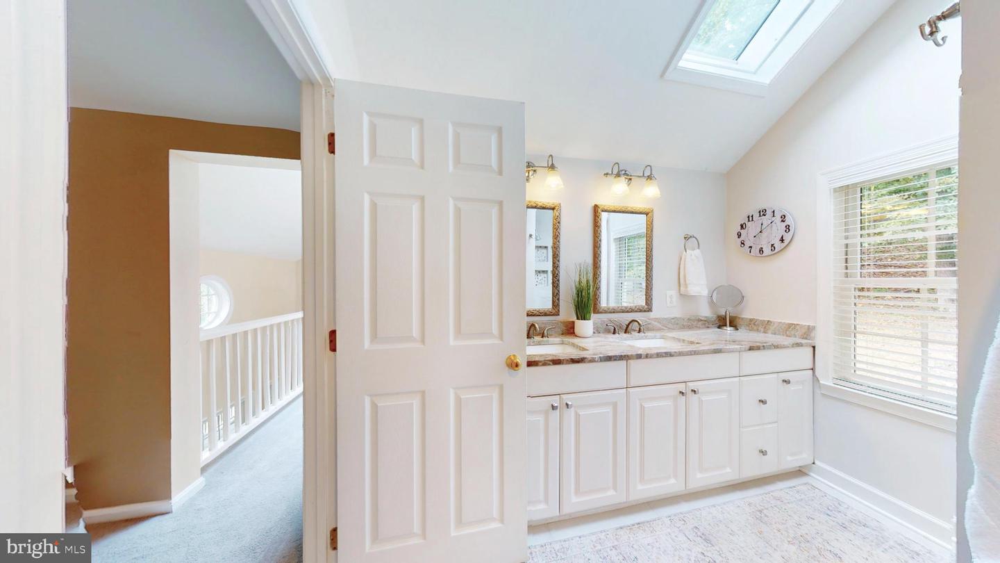 21539 OATLANDS RD, ALDIE, Virginia 20105, 4 Bedrooms Bedrooms, 7 Rooms Rooms,3 BathroomsBathrooms,Residential,For sale,21539 OATLANDS RD,VALO2114972 MLS # VALO2114972