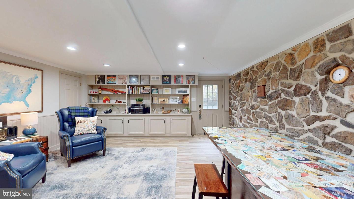 21539 OATLANDS RD, ALDIE, Virginia 20105, 4 Bedrooms Bedrooms, 7 Rooms Rooms,3 BathroomsBathrooms,Residential,For sale,21539 OATLANDS RD,VALO2114972 MLS # VALO2114972