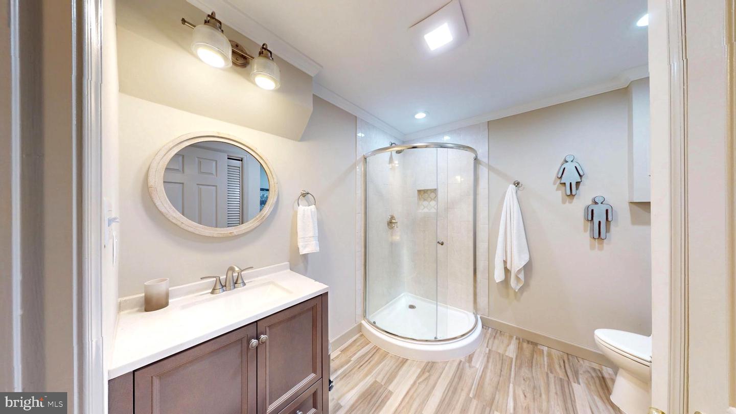 21539 OATLANDS RD, ALDIE, Virginia 20105, 4 Bedrooms Bedrooms, 7 Rooms Rooms,3 BathroomsBathrooms,Residential,For sale,21539 OATLANDS RD,VALO2114972 MLS # VALO2114972