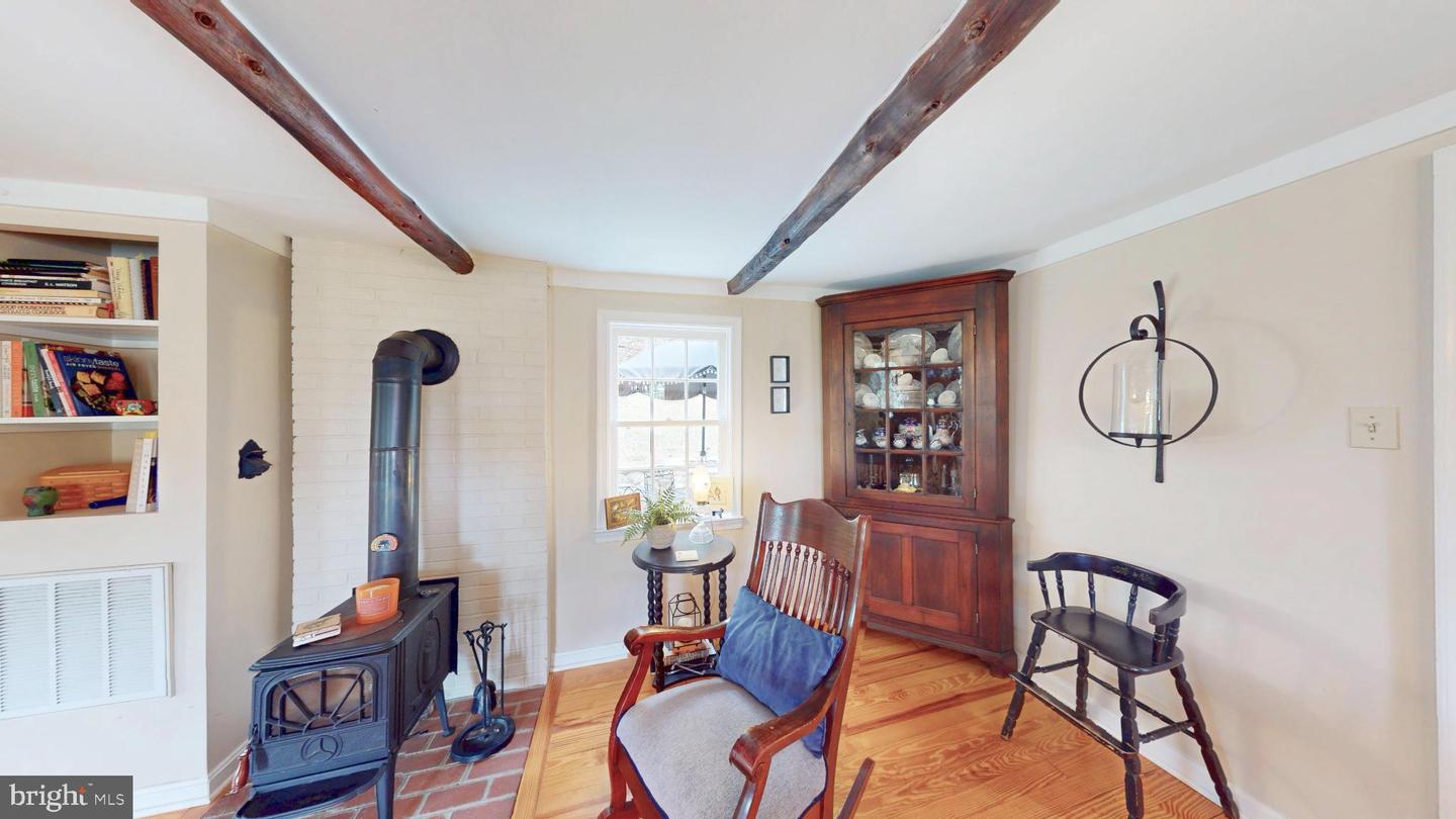 21539 OATLANDS RD, ALDIE, Virginia 20105, 4 Bedrooms Bedrooms, 7 Rooms Rooms,3 BathroomsBathrooms,Residential,For sale,21539 OATLANDS RD,VALO2114972 MLS # VALO2114972