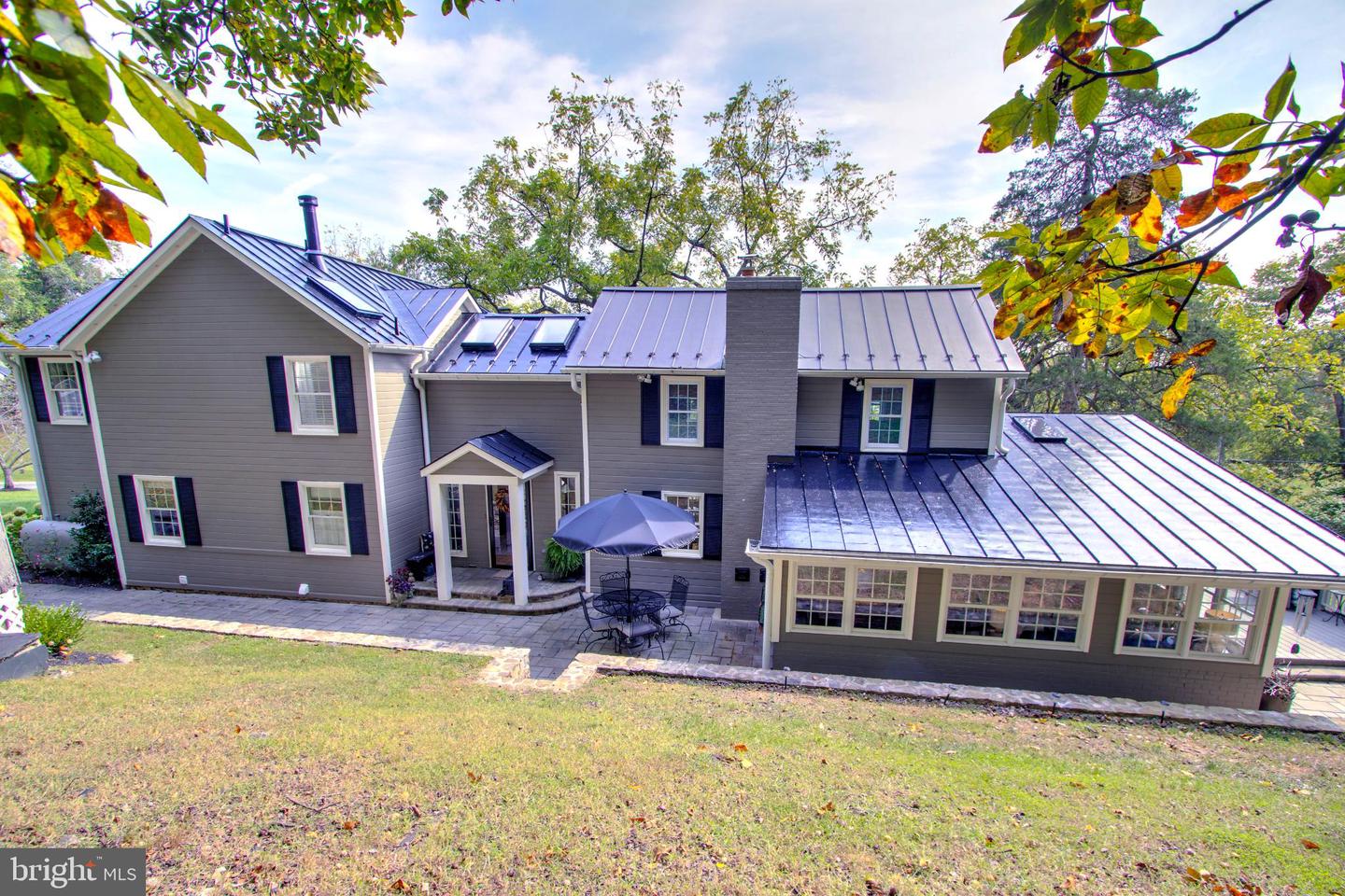 21539 OATLANDS RD, ALDIE, Virginia 20105, 4 Bedrooms Bedrooms, 7 Rooms Rooms,3 BathroomsBathrooms,Residential,For sale,21539 OATLANDS RD,VALO2114972 MLS # VALO2114972