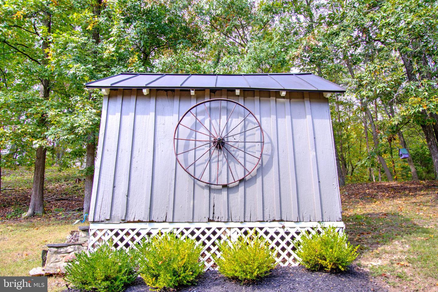 21539 OATLANDS RD, ALDIE, Virginia 20105, 4 Bedrooms Bedrooms, 7 Rooms Rooms,3 BathroomsBathrooms,Residential,For sale,21539 OATLANDS RD,VALO2114972 MLS # VALO2114972