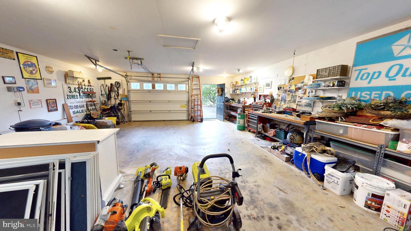 21539 OATLANDS RD, ALDIE, Virginia 20105, 4 Bedrooms Bedrooms, 7 Rooms Rooms,3 BathroomsBathrooms,Residential,For sale,21539 OATLANDS RD,VALO2114972 MLS # VALO2114972