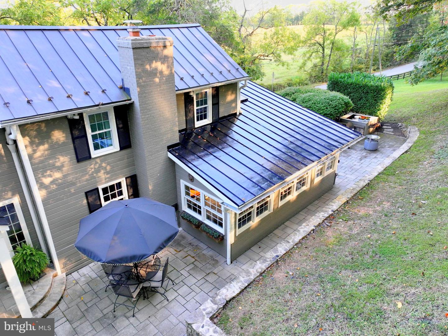 21539 OATLANDS RD, ALDIE, Virginia 20105, 4 Bedrooms Bedrooms, 7 Rooms Rooms,3 BathroomsBathrooms,Residential,For sale,21539 OATLANDS RD,VALO2114972 MLS # VALO2114972