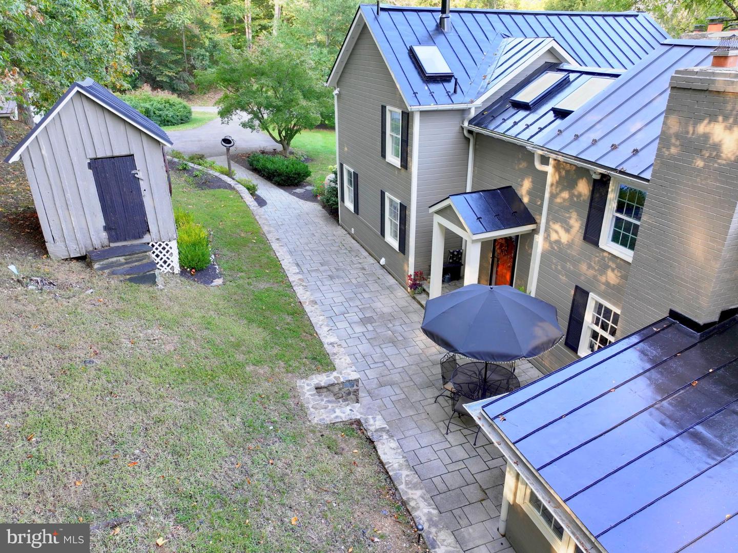 21539 OATLANDS RD, ALDIE, Virginia 20105, 4 Bedrooms Bedrooms, 7 Rooms Rooms,3 BathroomsBathrooms,Residential,For sale,21539 OATLANDS RD,VALO2114972 MLS # VALO2114972