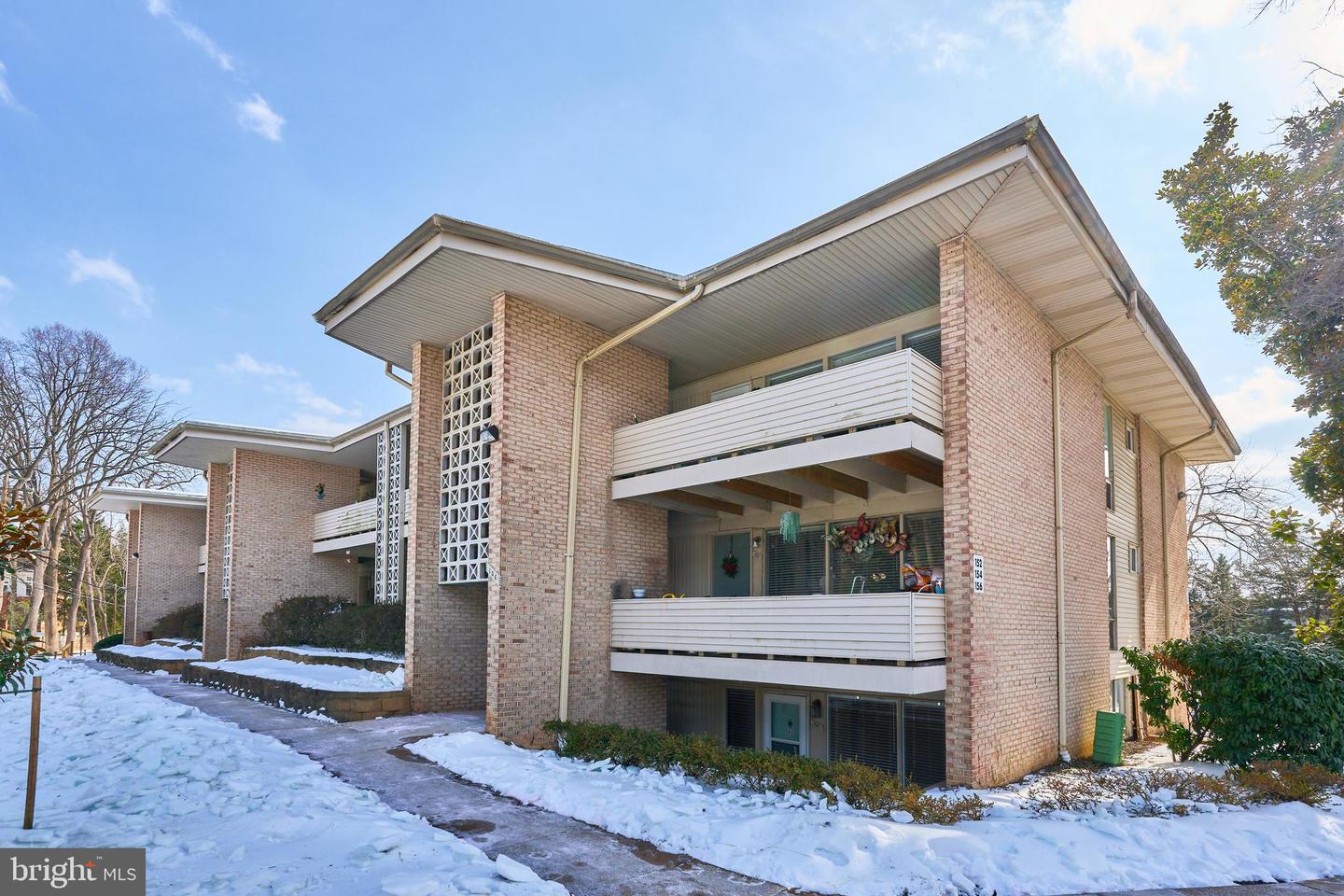 156 HAYCOCK RD #A-6, FALLS CHURCH, Virginia 22046, 1 Bedroom Bedrooms, ,1 BathroomBathrooms,Residential,For sale,156 HAYCOCK RD #A-6,VAFA2003550 MLS # VAFA2003550