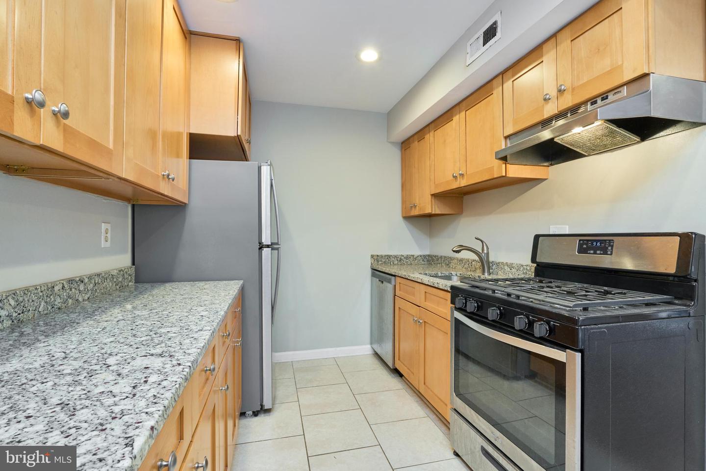 156 HAYCOCK RD #A-6, FALLS CHURCH, Virginia 22046, 1 Bedroom Bedrooms, ,1 BathroomBathrooms,Residential,For sale,156 HAYCOCK RD #A-6,VAFA2003550 MLS # VAFA2003550