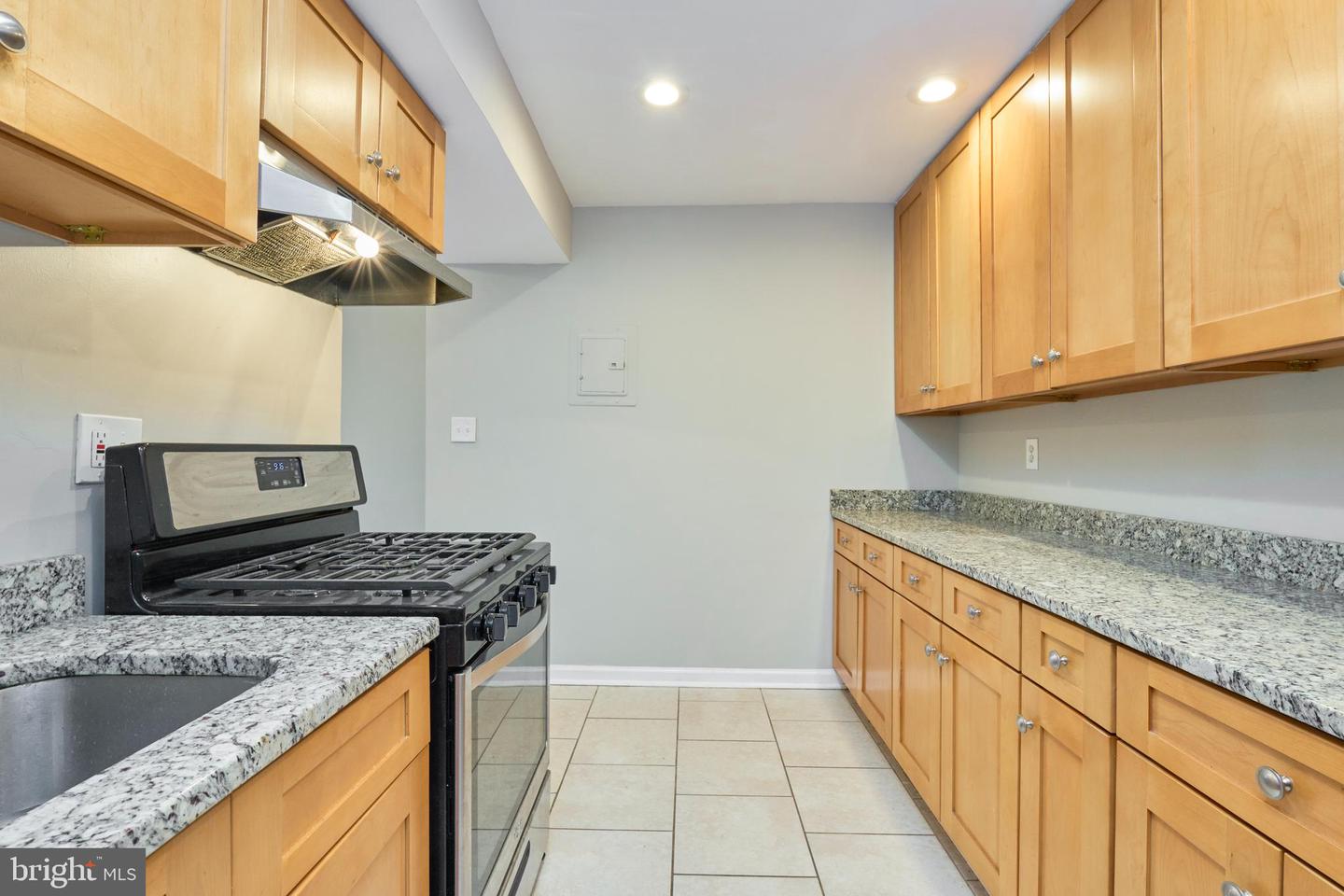 156 HAYCOCK RD #A-6, FALLS CHURCH, Virginia 22046, 1 Bedroom Bedrooms, ,1 BathroomBathrooms,Residential,For sale,156 HAYCOCK RD #A-6,VAFA2003550 MLS # VAFA2003550